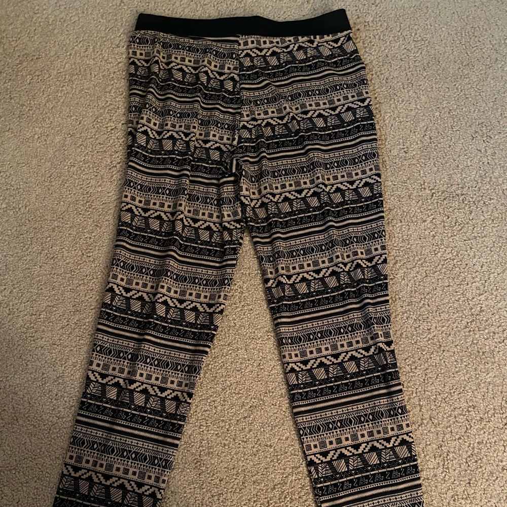 Light material patterned pants - Picture 9 of 9